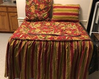 Waverly Queen Size Bedspread with two matching pillow shams plus two throw pillows