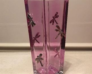 Teleflora Pink 24% Lead Crystal
Metal Dragonfly Vase
Czech Republic Glass
***A replica of a Moser Pink Crystal Vase