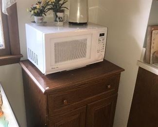 Microwave carts and microwave