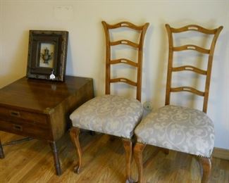 vintage chairs, Hekman end table