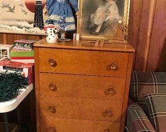 4 Drawer Dresser on Casters by Lullabye Fine Furniture for Children 