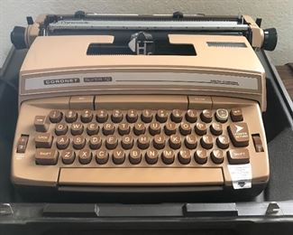 Vtg Smith Corona Coronet Super12 Model E6 Coronamatic Electric Typewriter W/Case