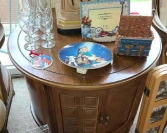 End Table & Assorted Contents