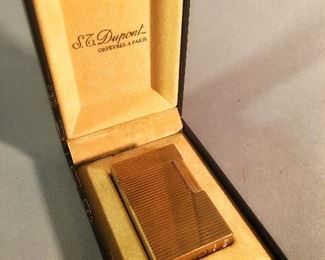 Vintage Gold Tone DuPont Lighter in Original Presentation Box