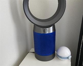 Dyson air purifier and fan retail $500 selling for $200! 