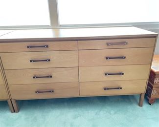 Paul McCobb Perimeter Line for Planner Group 8 Drawer Dresser