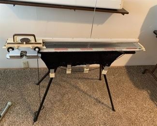 Singer MOD. 150 knitting machine
