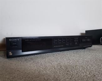 Sony Quartz Lock Digital Synthesizer 