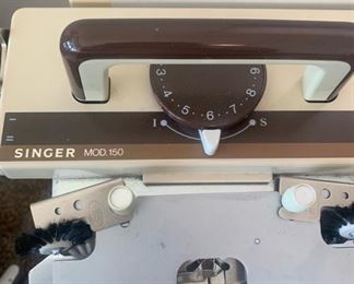 Singer MOD. 150 knitting machine