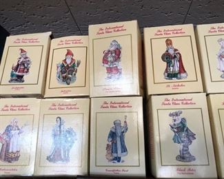 The International Santa Claus Collection Figurines 