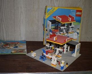 Lego Shell Station - DUSTY - But with Box and Instructions