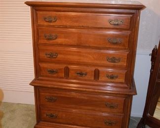 Thomasville Chest of Drawers 