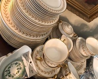 vintage Syracuse Jefferson Ivory gold Laurel china set