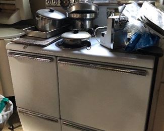 vintage General Electric kitchen stove / oven