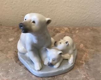 Lladro Polar bear with Cubs