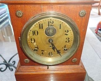 MANTLE CLOCK