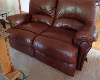 LOVESEAT LEATHER DOUBLE RECLINERS