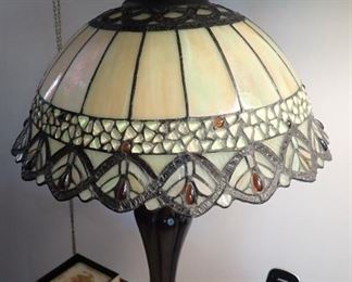 STAINTED GLASS LAMP