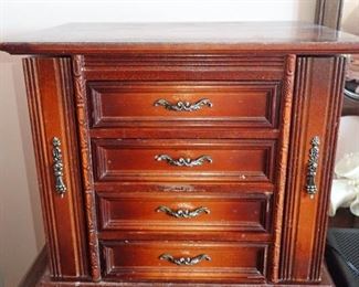 JEWELRY CHEST