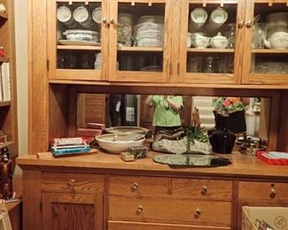 CRAFTSMAN STYLE HUTCH - 2 PIECES FOR MOVING