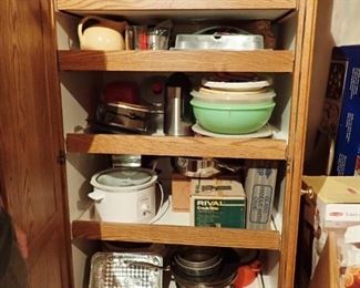 LOTS OF KITCHENWARE