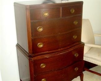 Vintage 1940's chest of drawers