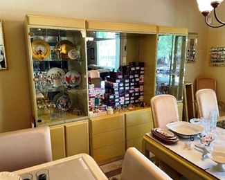 Mirrored china cabinet
