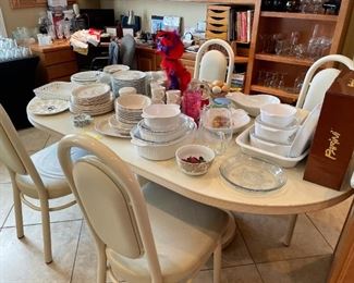 Cute dinette set with leaf and 4 chairs
