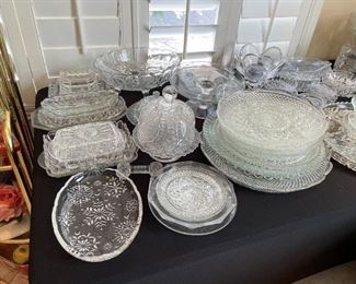 Crystal and cut glass pieces