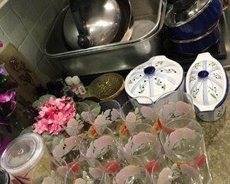 Spring Flower Glasses And Kitchen Wares