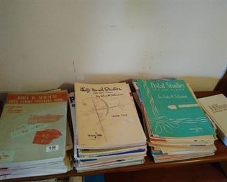 Large lot of piano sheet music (See pictures)
