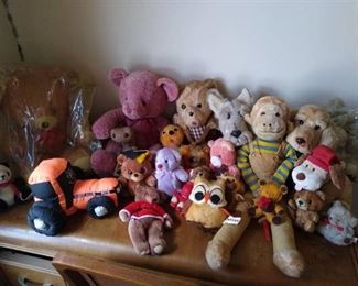 Vintage teddy bears & stuffed animals