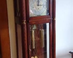 Howard Miller Glenn Ellyn grandfather clock