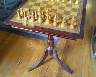 Wooden chess & checkers stand set