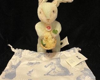 $100.00
Clover the Easter rabbit  with bag
 EAN 681363
8” Mohair 
LE 81/1500
With box and COA