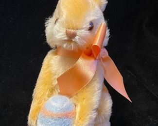 $125.00
Gloria springtime bunny EAN 681578
9” Mohair 
LE 2/1500
With box and  COA