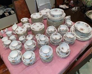 HUGE MINTON DINNER SERVICE