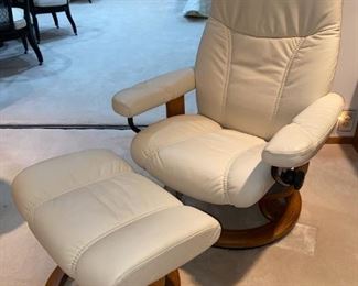 LEATHER LOUNGE CHAIR & OTTOMAN