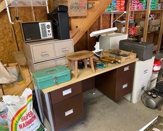 metal office furniture