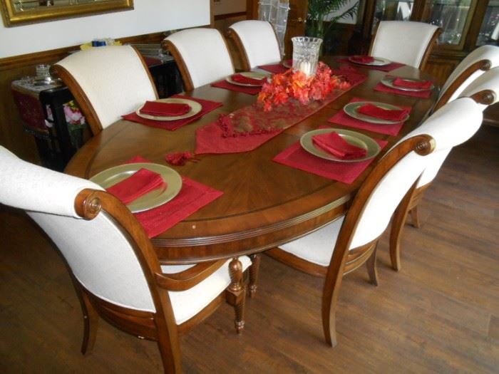 Dining room table w/ 8 chairs