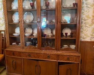 https://www.ebay.com/itm/114779764493 CV9002 Thomasville Mid Century Modern China Hutch -4/30/21 Pickup Only Estate Sale Pickup Only Auction
