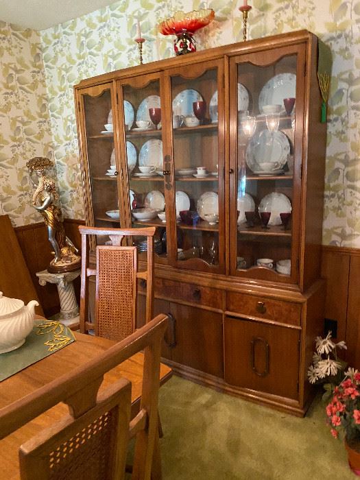 https://www.ebay.com/itm/114779764493 CV9002 Thomasville Mid Century Modern China Hutch -4/30/21 Pickup Only Estate Sale Pickup Only Auction
