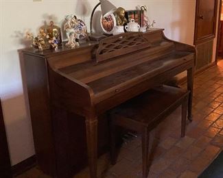 https://www.ebay.com/itm/124694812846 CV9006 Whitney By Kimball Upright Piano -4/30/21 Pickup Only Estate Sale Pickup Only Auction