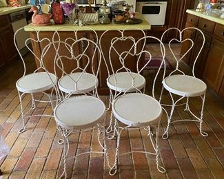 https://www.ebay.com/itm/124694830933 CV9027 6 White Metal Ice Cream Parlor Chairs -4/30/21 Pickup Only Estate Sale Pickup Only Auction