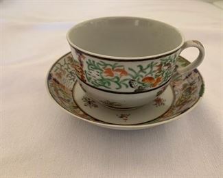 Spectacular Chinese export Armorial cups and saucers, set/8