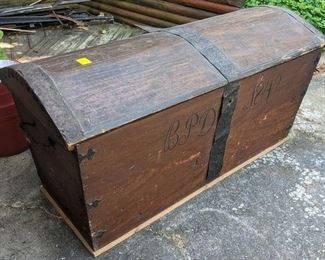  8506-Early Immigrant Chest