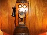 CHICAGO TELEPHONE SUPPLY COMPANY ANTIQUE WOOD PHONE.