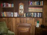 SEVERAL SHELVES FULL OF BOOKS.
JOHN GRESHAM 1ST EDITION BOOKS.