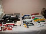 LARGE COLLECTION OF DIE CAST TRUCKS.