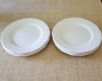 6 plates white with embossed edges